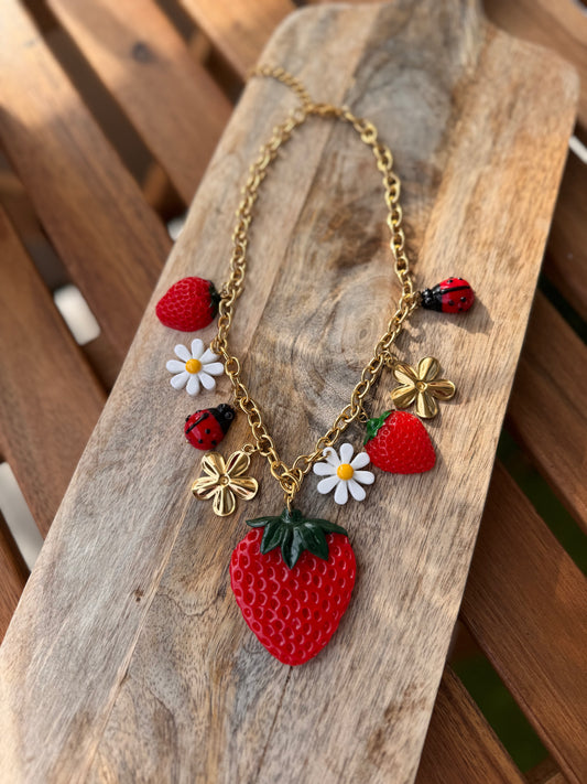 COLLIER CHARMS 🍓