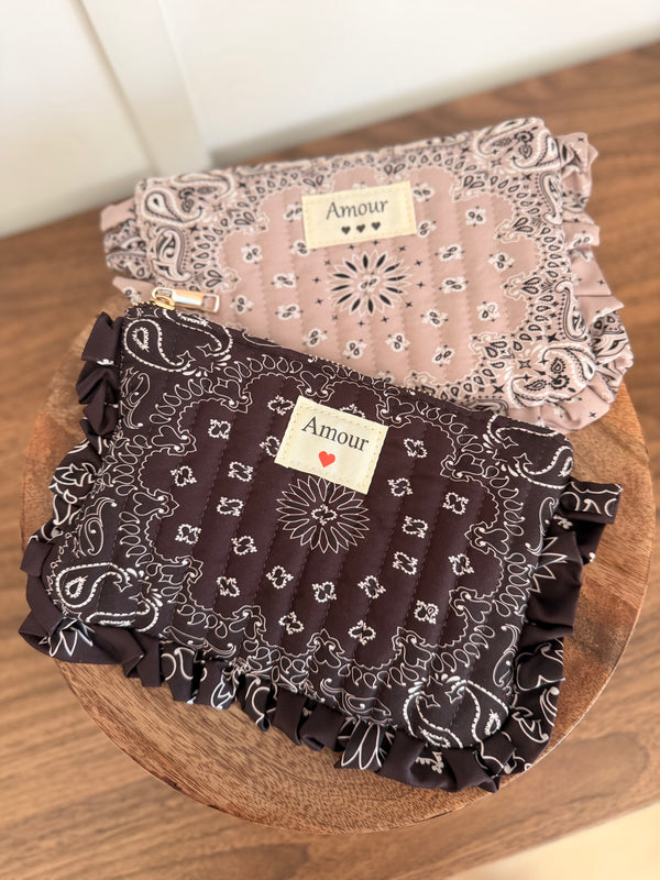 Pochette "AMOUR"
