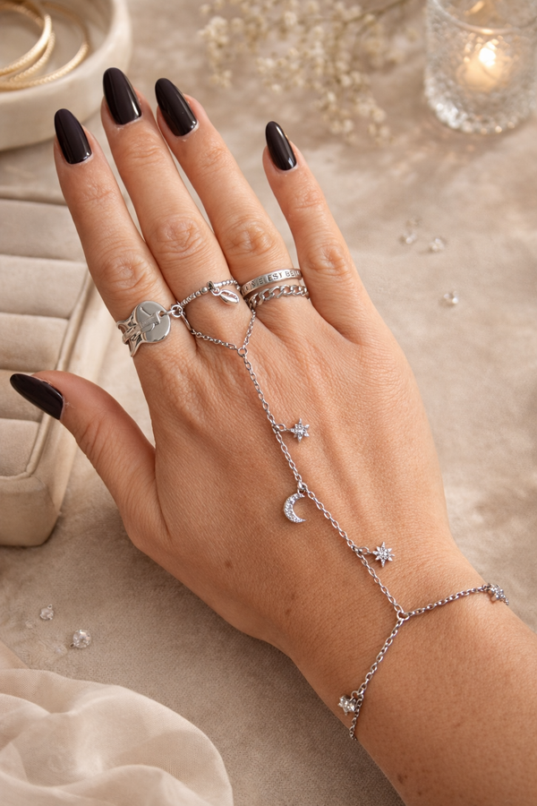 Bijoux de main I Mélina