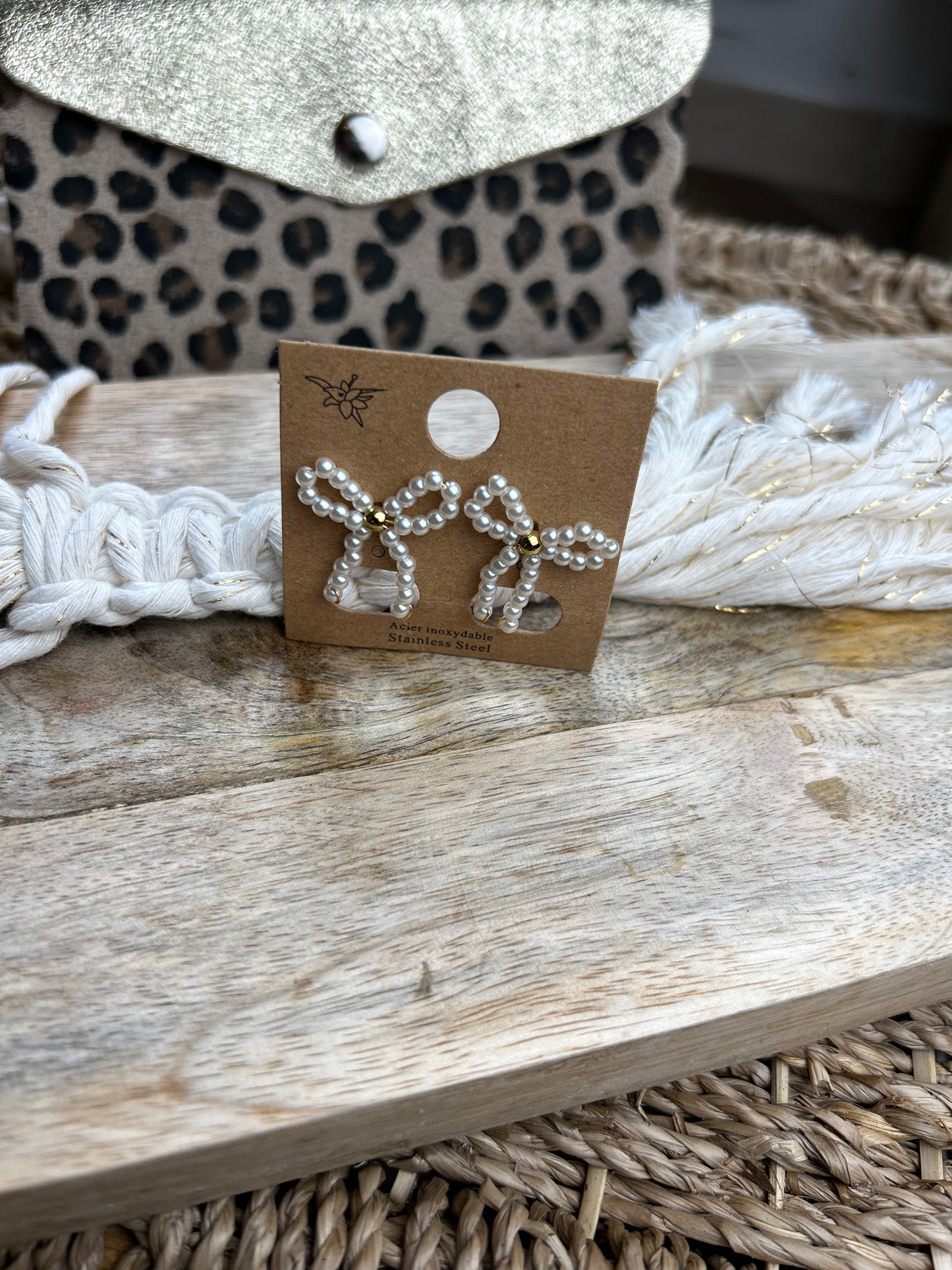 BOUCLES D'OREILLES NOEUD
