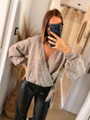 Pull cache-coeur taupe claire
